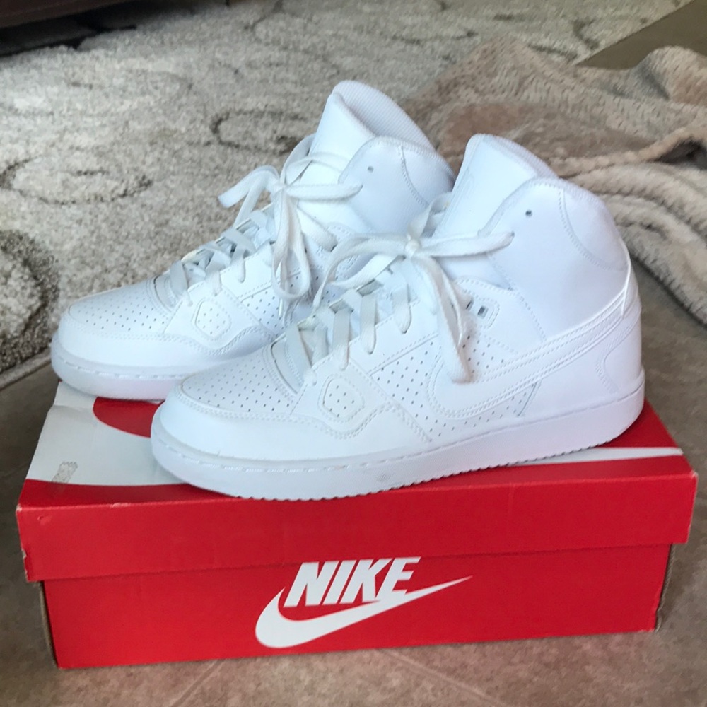 Nike Air Force. White. Size 6Y or EUR 38.5